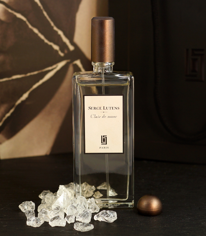Serge Lutens Clair de Musc/ Воздушный, легкий и ровный этот запах оценят новички в мире мускусных оттенков. 