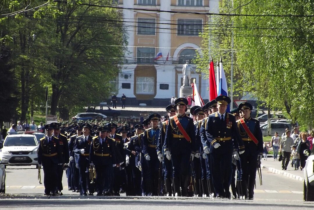 Парад победы тверь фото