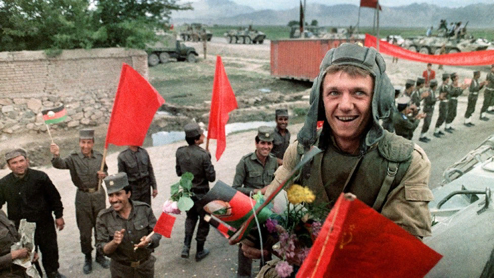 Вывод афганцев. Возвращение советских войск из Афганистана. 15 Мая 1988 вывод войск из Афганистана. Вывод войск из Афганистана день памяти воинов-интернационалистов.