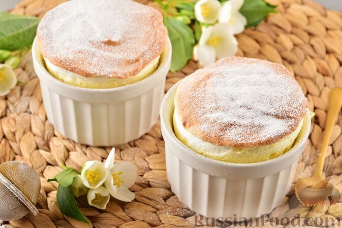 творог, желтки, яичные белки, лимон, пудра сахарная, крахмал кукурузный, масло сливочное, пудра сахарная