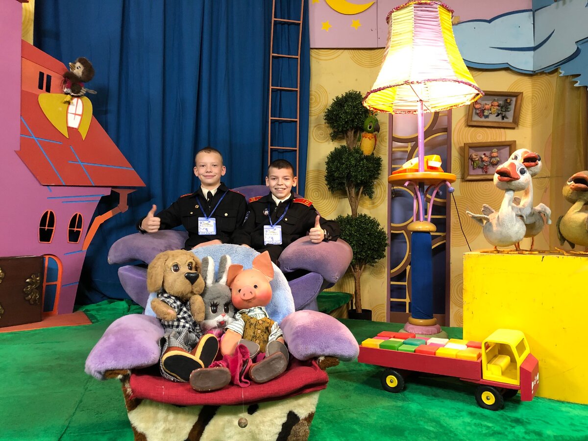 Мы дети, хоть и кадеты: КАДЕТИ