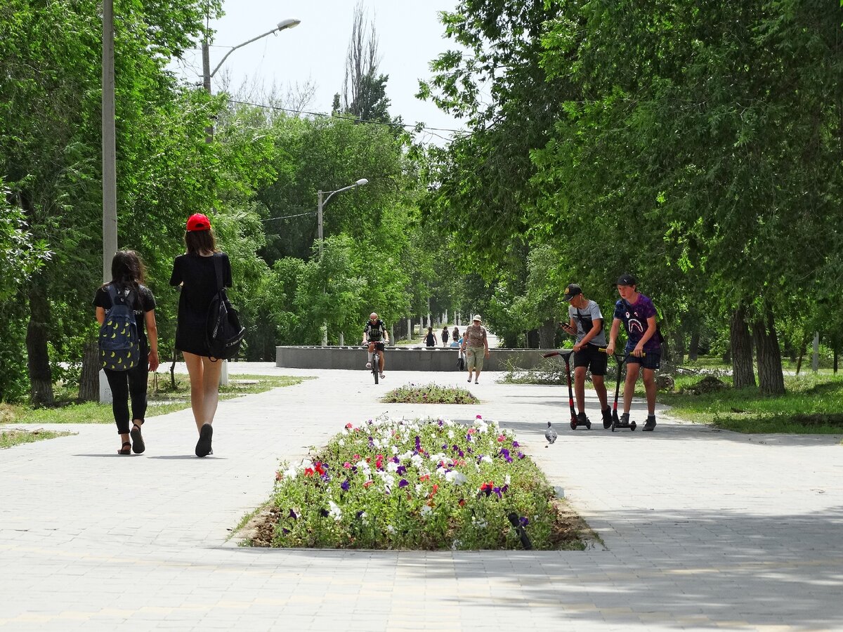 Фонтан в парке 70-летия победы. Парк семидесятилетия победы. Парк 70 летия победы суворовский проект. Парк 70 лет победы в крутинском районе. Парк 65 годовщины победы краснодар.