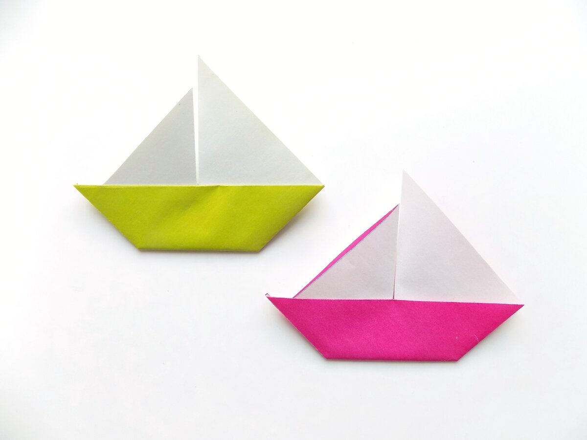 Кораблик из бумаги а4 для начинающих. Кораблик из бумаги. Оригами кораблик. Конструирование бумажного кораблика. Оригами для малышей кораблик.