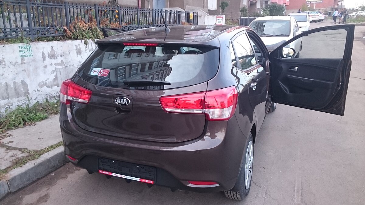 мой Kia Rio еще без номеров новый с салона