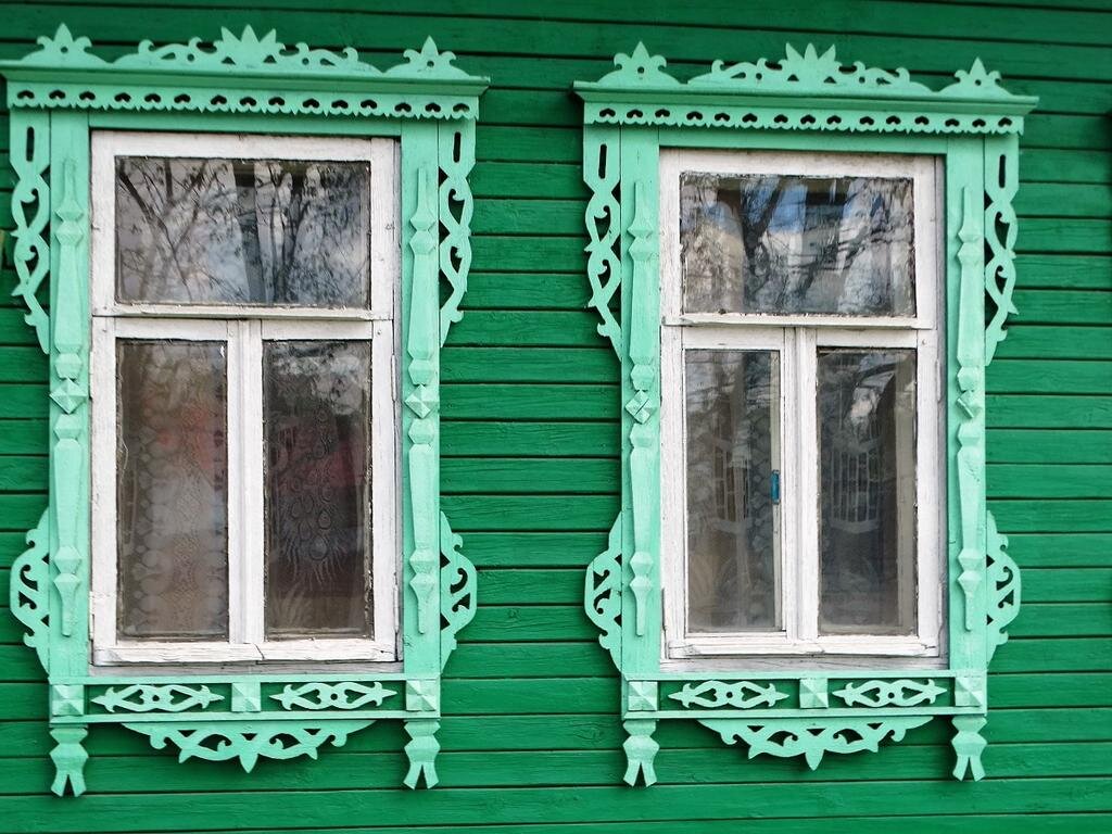 Традиционный декор в виде резных наличников