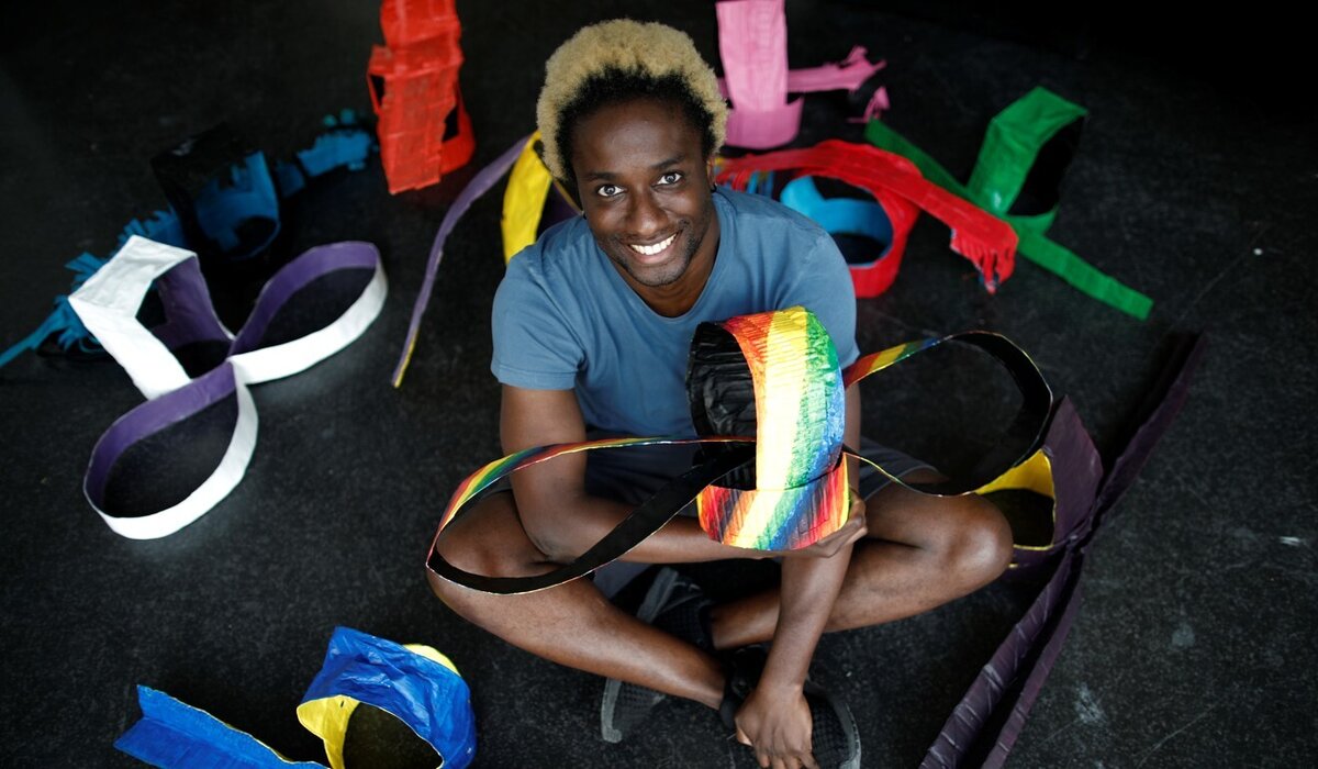 Доминик Поузоль, художник и создатель «шляп деконфайнмента», которые будут носить в парижской галерее 59 Rivoli. Фото: Reuters