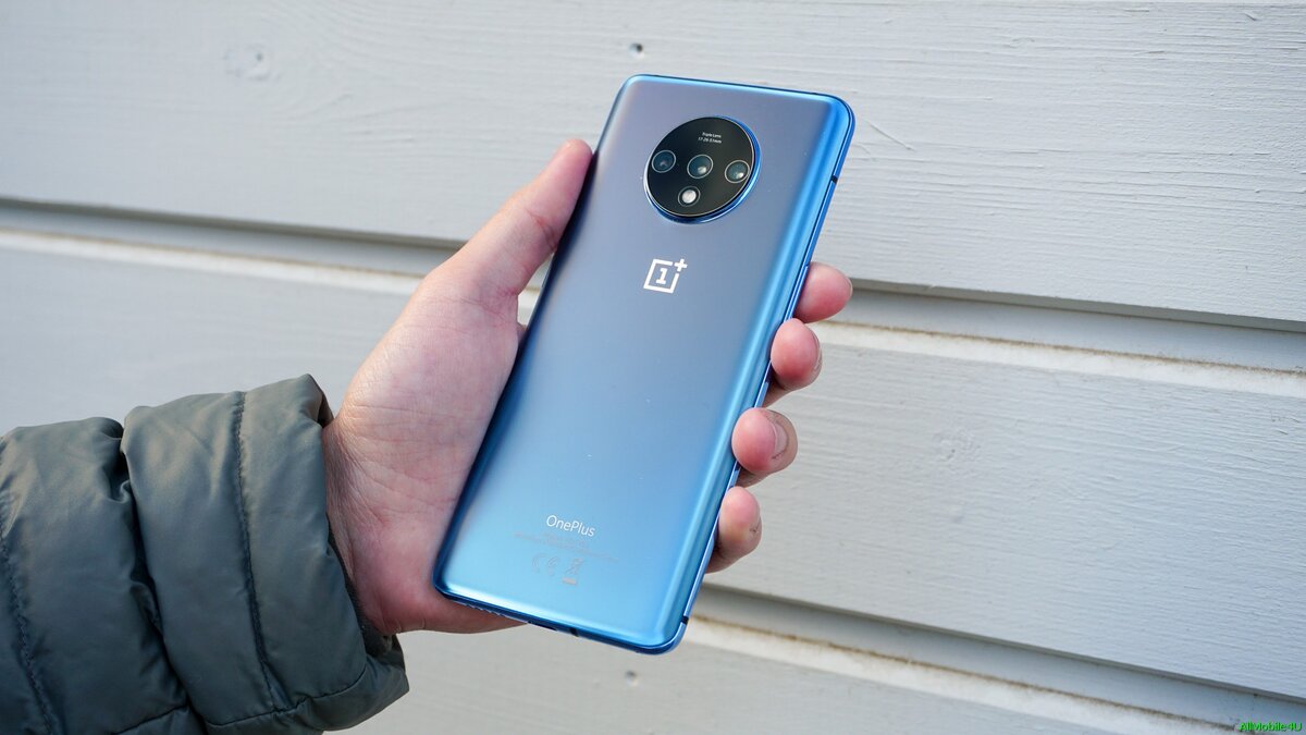 OnePlus 7T с четырьмя камерами