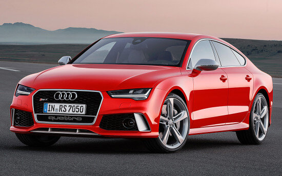 Экстремальный» вариант Audi A7 – RS 7 Sportback – справил мировой дебют 16 января 2013 года на международном Североамериканском автошоу, став «королем» среди «семерок» из Ингольштадта благодаря спортивным акцентам во внешности и мощному «железу».В 2014 году пятидверка совместно со своими «гражданскими собратьями» пережила обновление, получив косметические улучшения и расширенный функционал, а в октябре 2015-го приняла в свои ряды еще более «злую» версию под названием «SB performance», которой «прокачали» двигатель и техническую часть.