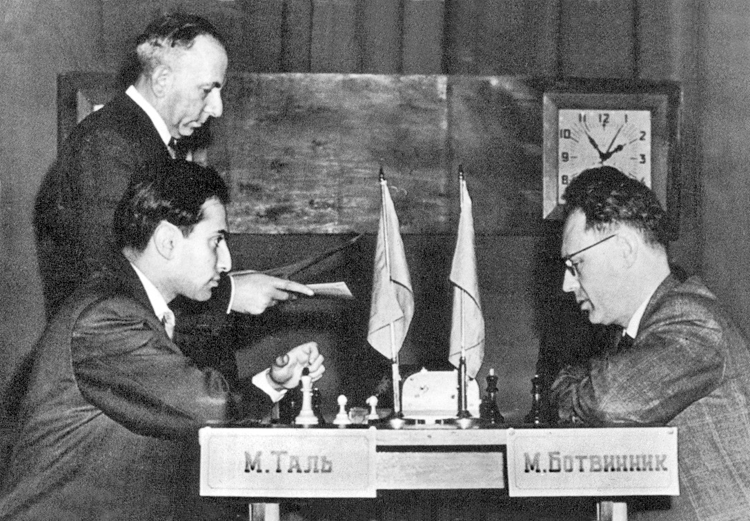 Это битва молодого Мойши с пожилым Мойшей