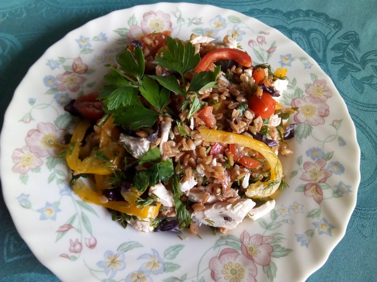 Салат из куриной грудки