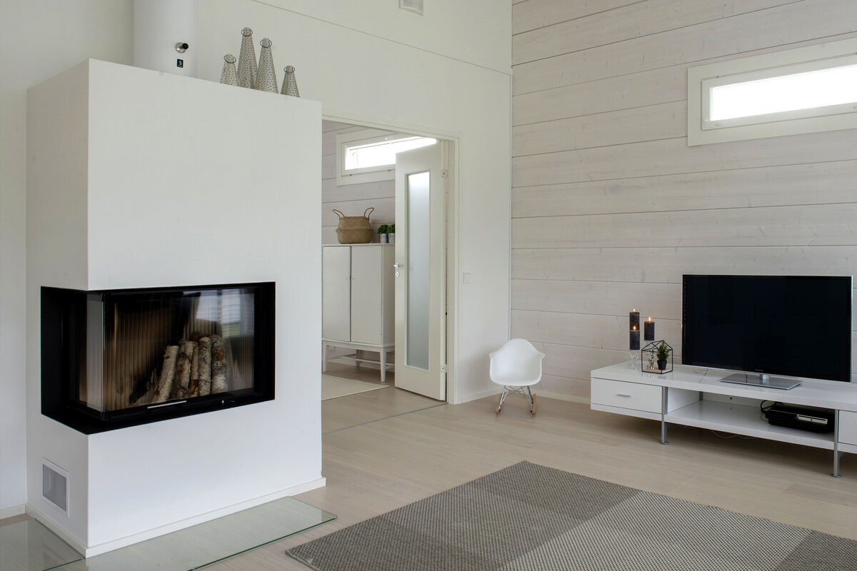 Современный дровяной камин.