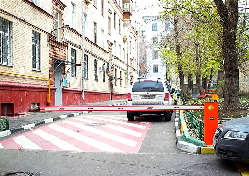 Парковка на доме в москве