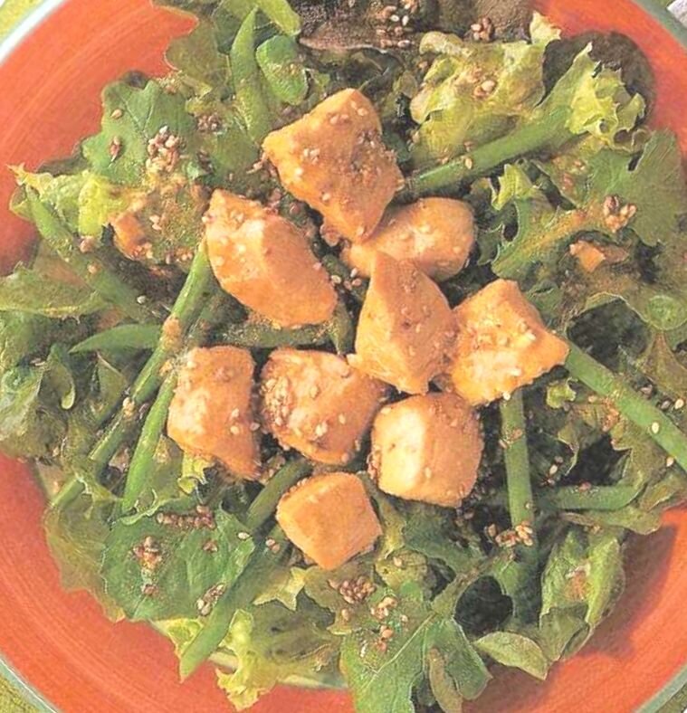 Салат из лосося