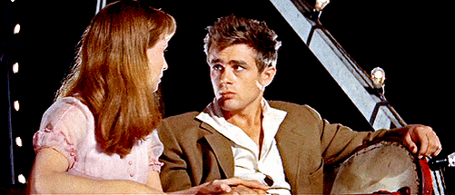 Кадр из фильма "К востоку от рая"