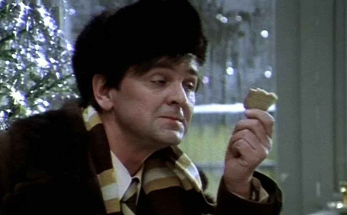 «Всё-таки жизнь - удивительная штука, полна неожиданностей… И это, между прочим, прекрасно, прекрасно! Разве может быть запрограммированное, ожидаемое, запланированное счастье?!»