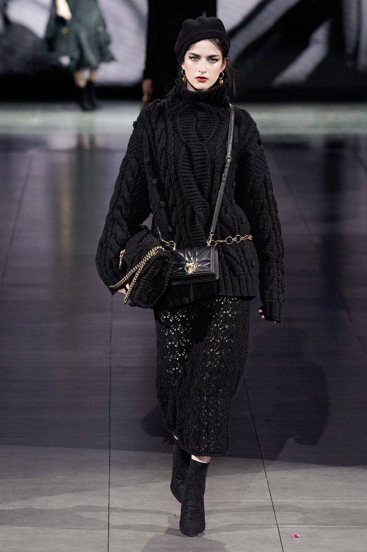 Свитер спицами