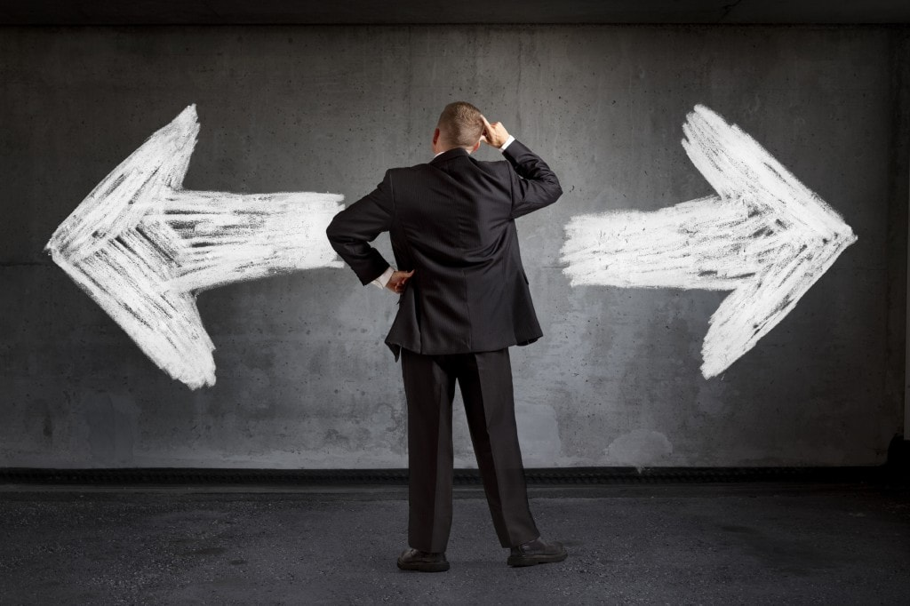 Неуверенный в себе человек. Неуверенность нерешительность. Девушка эмоции. Неуверенность нерешительность. Нерешительный человек.