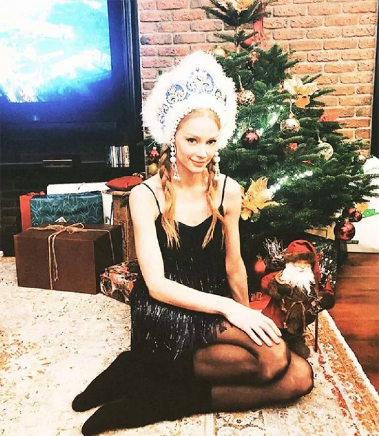 Здесь так же на полу расположен авторский ковер