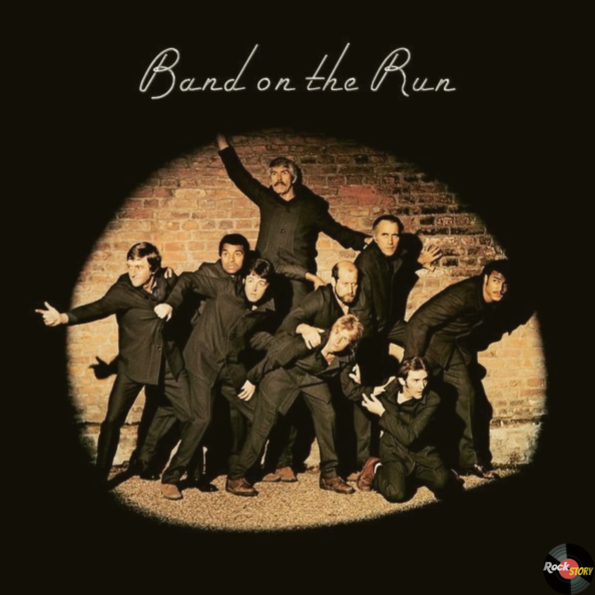 На фотографии: обложка альбома Band On The Run группы Wings 