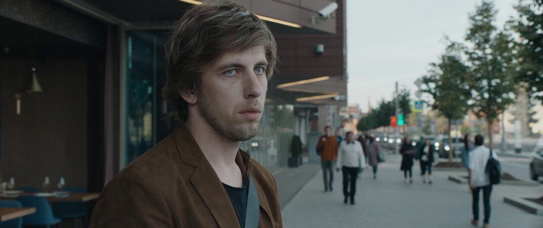 Кругом сплошной Хачатрян. А наш герой потихоньку превратился в бомжа.