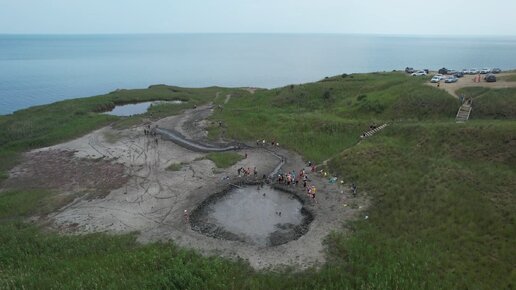 Рождение смерча в Азовском море засняли отдыхающие