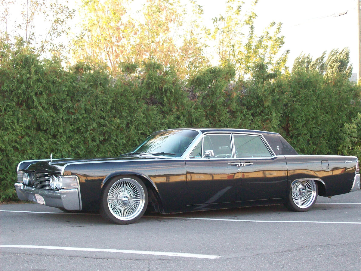 1972 Lincoln Continental Town car