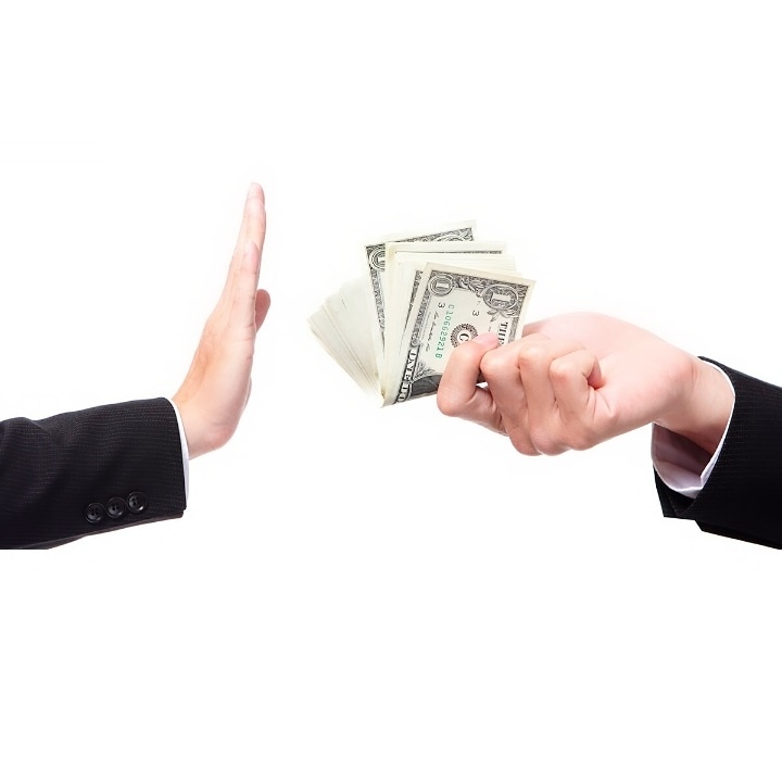 Вы когда-нибудь считали свои доходы не только за месяц, но и год/два в целом?.. Многие даже не думали об этом и очень зря.
.
За последними подсчётами как раз и скрывается та сумма, которая попадает в ваши руки в течении всей жизни.
Ориентировочно, за последние 2 года у человека со средним доходом через руки проходит около миллиона рублей!
А возможно и того больше!
(У меня ещё больше вышло)
А если посчитать их хотя бы за 40 лет жизни??!
Но где деньги??
.
Получается, что у всех людей есть одинаковые возможности для того, чтобы: купить машину / квартиру / путешествовать / создавать бизнес и ещё много чего. Вопрос лишь времени, у каждого по-разному.
Но..
.
Деньги за месяц уже потрачены, а за год потрачено ещё больше и так постоянно. Все зависит лишь от того, куда мы тратим заработанное?
Ответ лежит на поверхности - Мы НЕ УМЕЕМ ГРАМОТНО РАСПРЕДЕЛЯТЬ ДЕНЬГИ!
Мы не составляем финансовый план, мы тратим по факту / нужде / желанию.
.
Но стоит лишь со стороны взглянуть на свои деньги, составить пошаговый целевой/финансовый план и четко следовать ему, как мы придём к тому, о чем мечтаем!
Учитесь отслеживать свои Доходы и Расходы.
Со временем вы будете делать это автоматически и с удовольствием. Вы научитесь легко отказываться от ненужной покупки и инвестировать эти деньги в активы.
.
Попробуйте посчитать. И если ваш результат вас не порадует, то я помогу вам составить новый план по достижению Финансовой Свободы на БЕСПЛАТНОЙ КОНСУЛЬТАЦИИ!