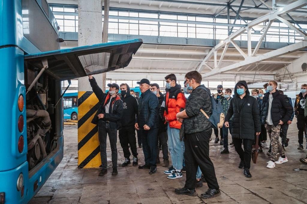 В Твери студенты ТКТиС узнали, как работает «Верхневолжское АТП»