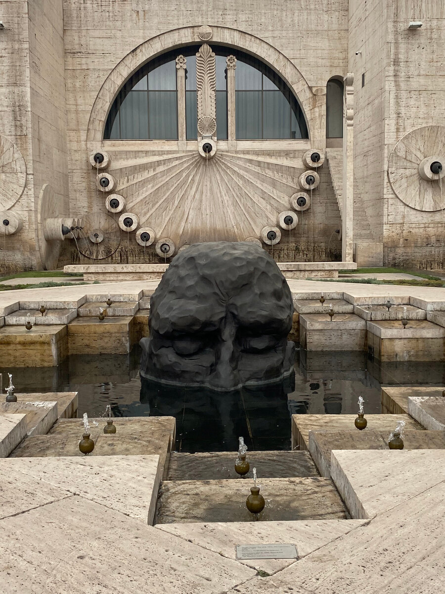 Неожиданный фонтан на Каскаде