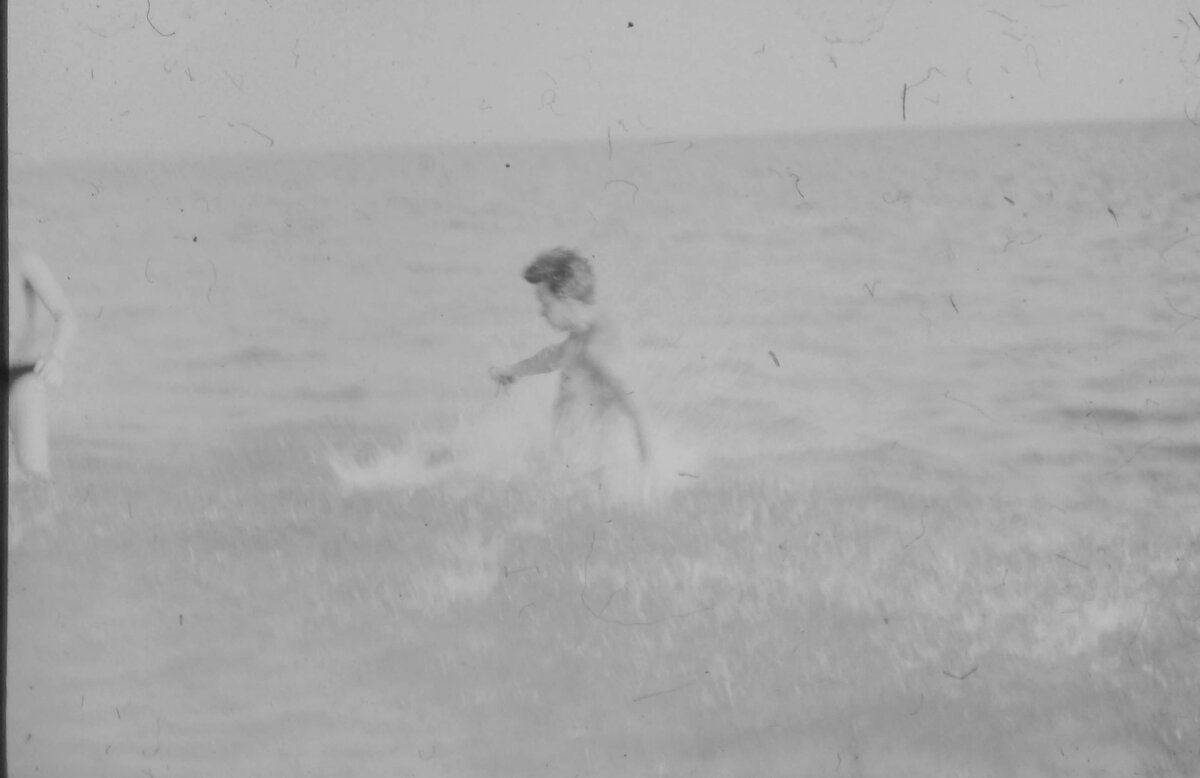 Ещё один полетел...