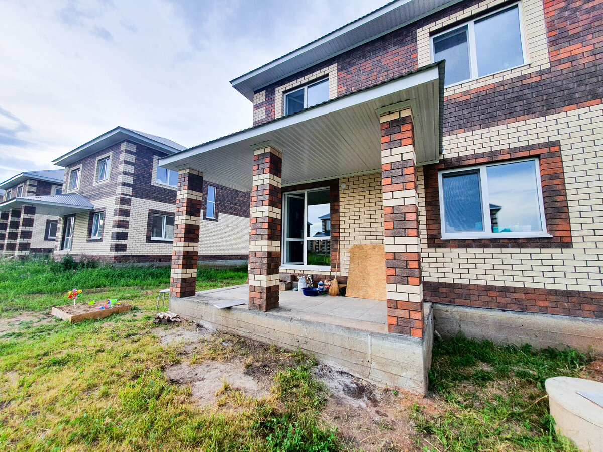 Очень жаль, но до веранды в этом году точно не дойдёт...