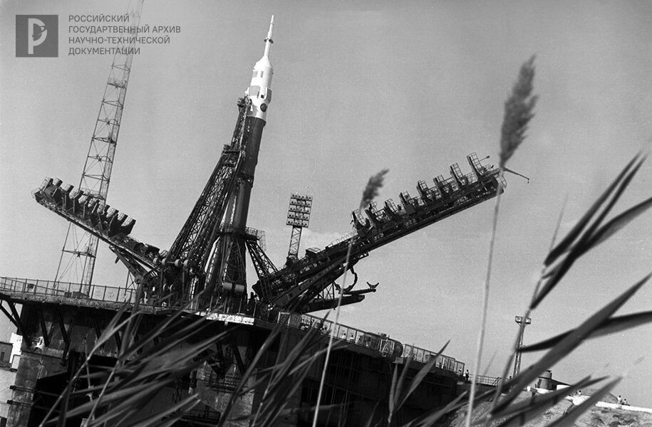 Ракетоноситель с космическим кораблем «Союз ТМ-15». Байконур, 25 июля 1992 г. РГАНТД. Арх. № 1-27761