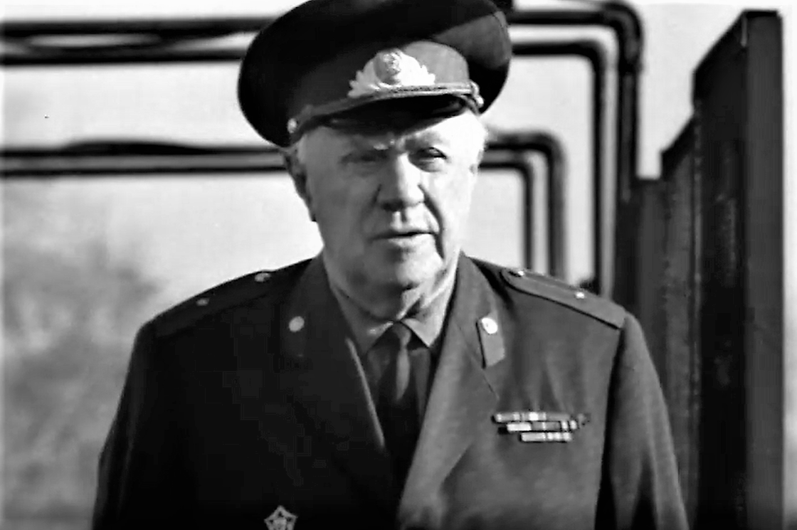 Кадр из фильма-спектакля "Самый последний день" (1973)