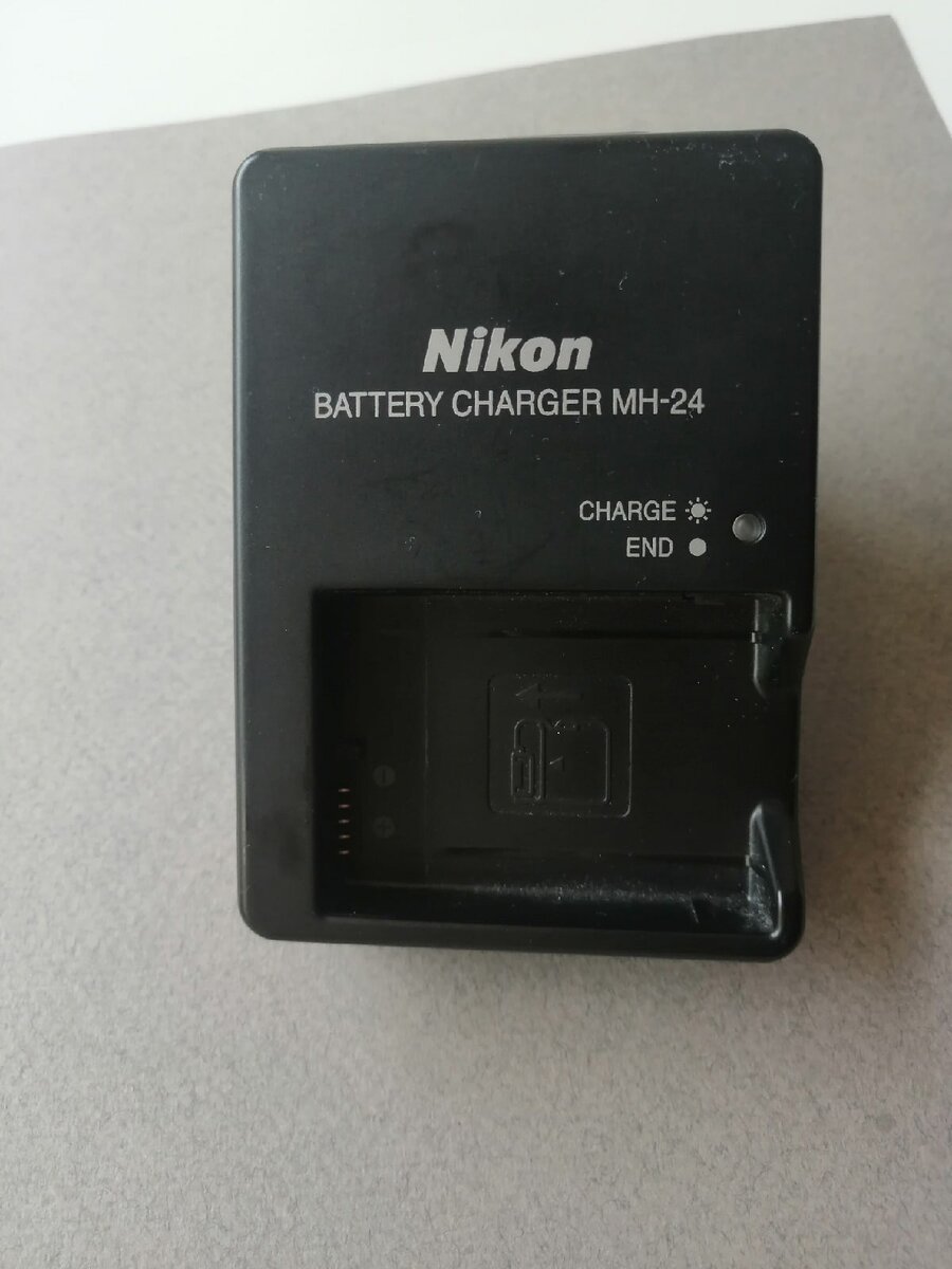 Оригинальный зарядник для Никон д3500