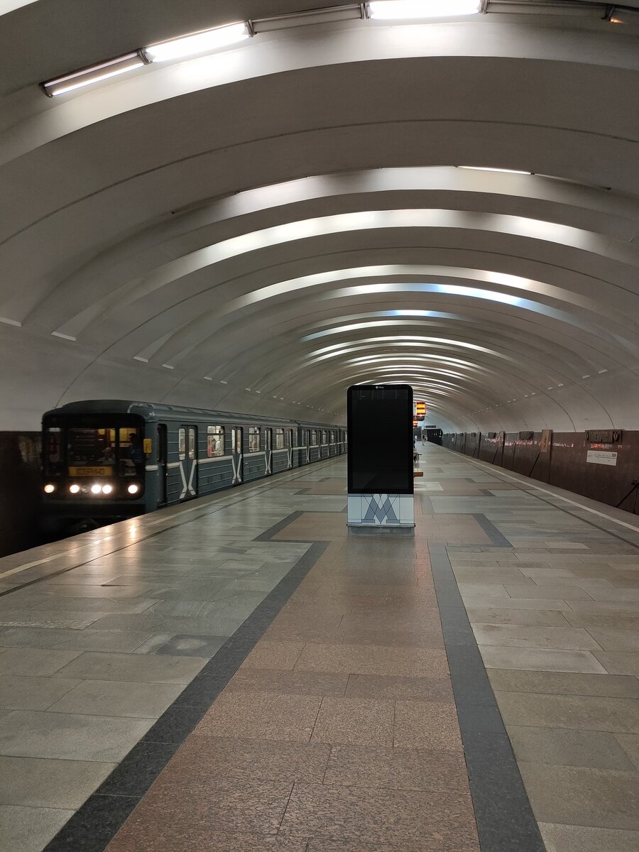 📷 1: «Кантемировская»