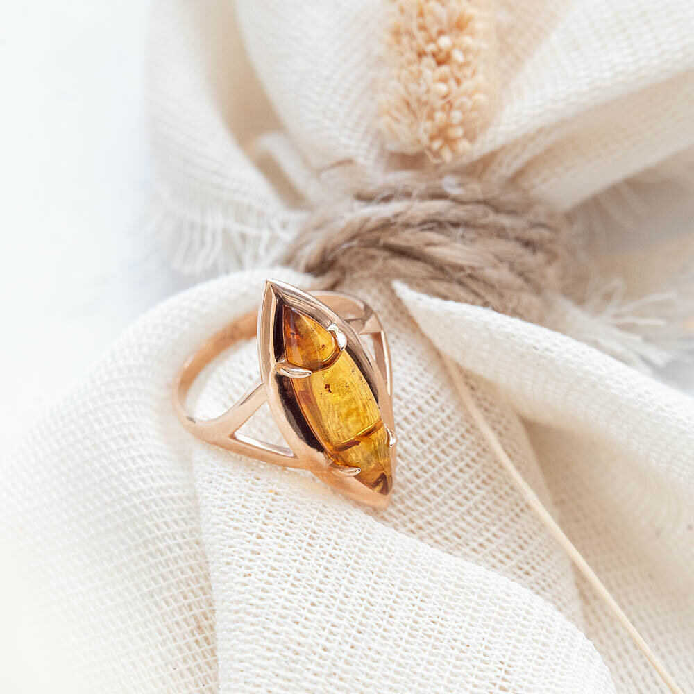 Кольцо с янтарём NEWGOLD. Артикул: 104000192493.