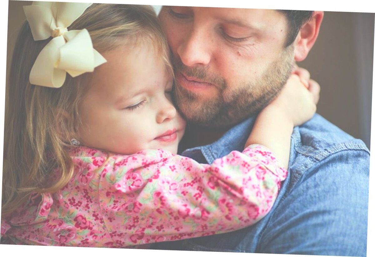 Папа тоже есть. Папа тоже есть. Смешные семейные фотосессии. Быков отец тоже мать. Высказывания о папах.