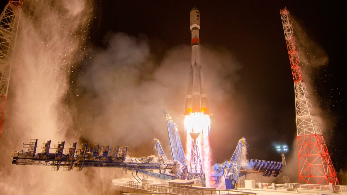 Когда стартует ракета в темное небо.  фото: картинки  яндекса.