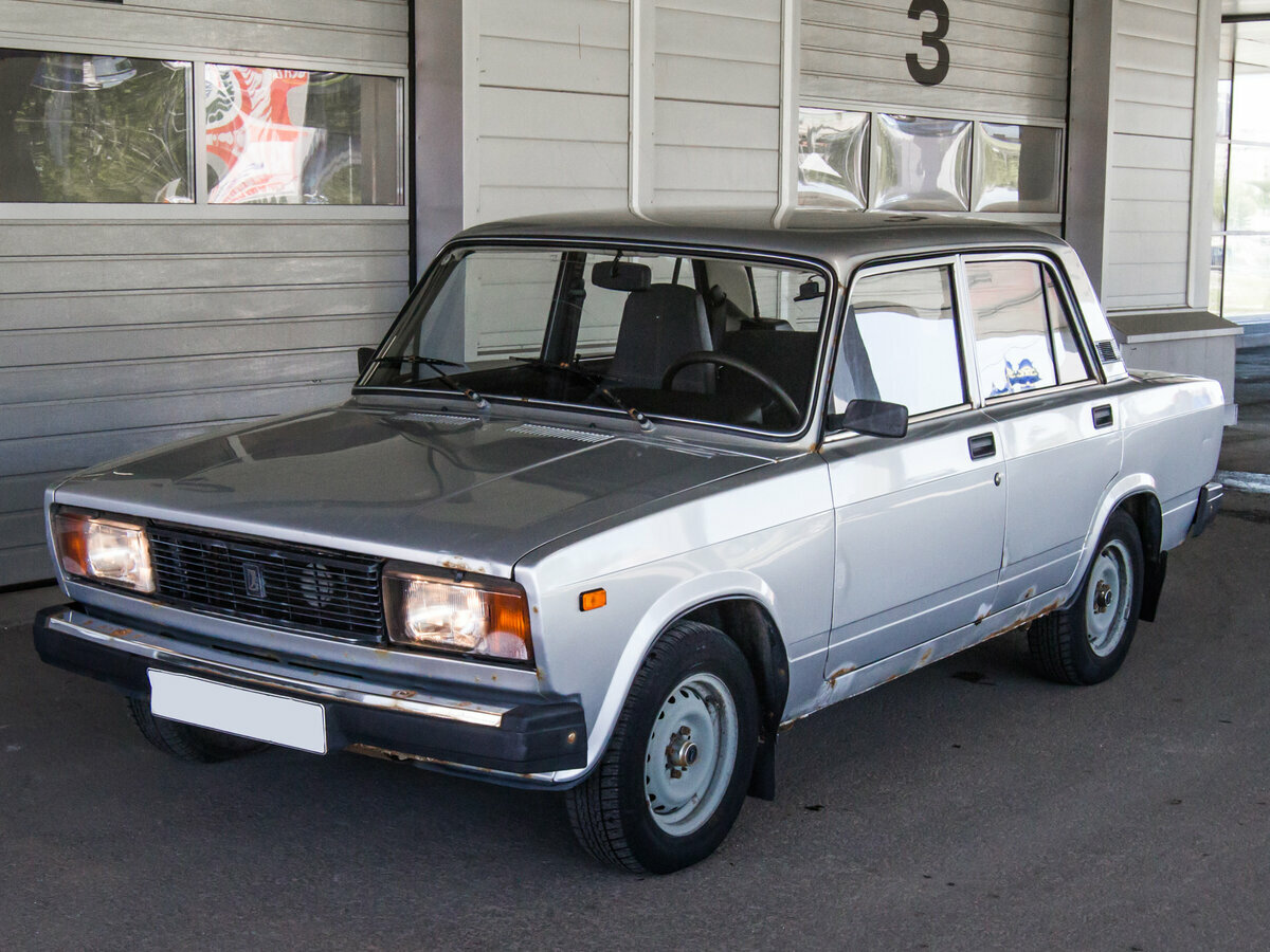 Пятерка или ВАЗ-2105 для любителей классики (в плохом состоянии для сравнения). Источник: Яндекс Картинки