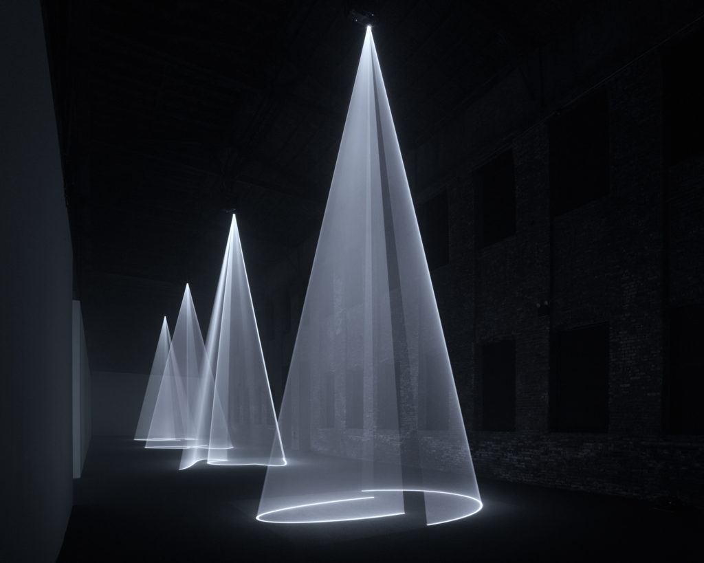 Anthony McCall: Solid Light Works – Pioneer Works