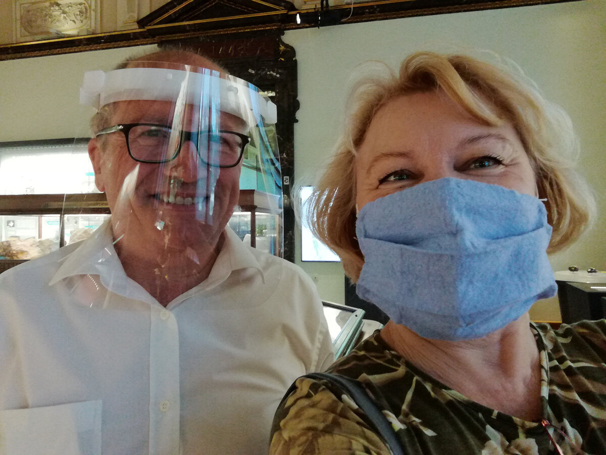 я с работником Музея истории естествознания