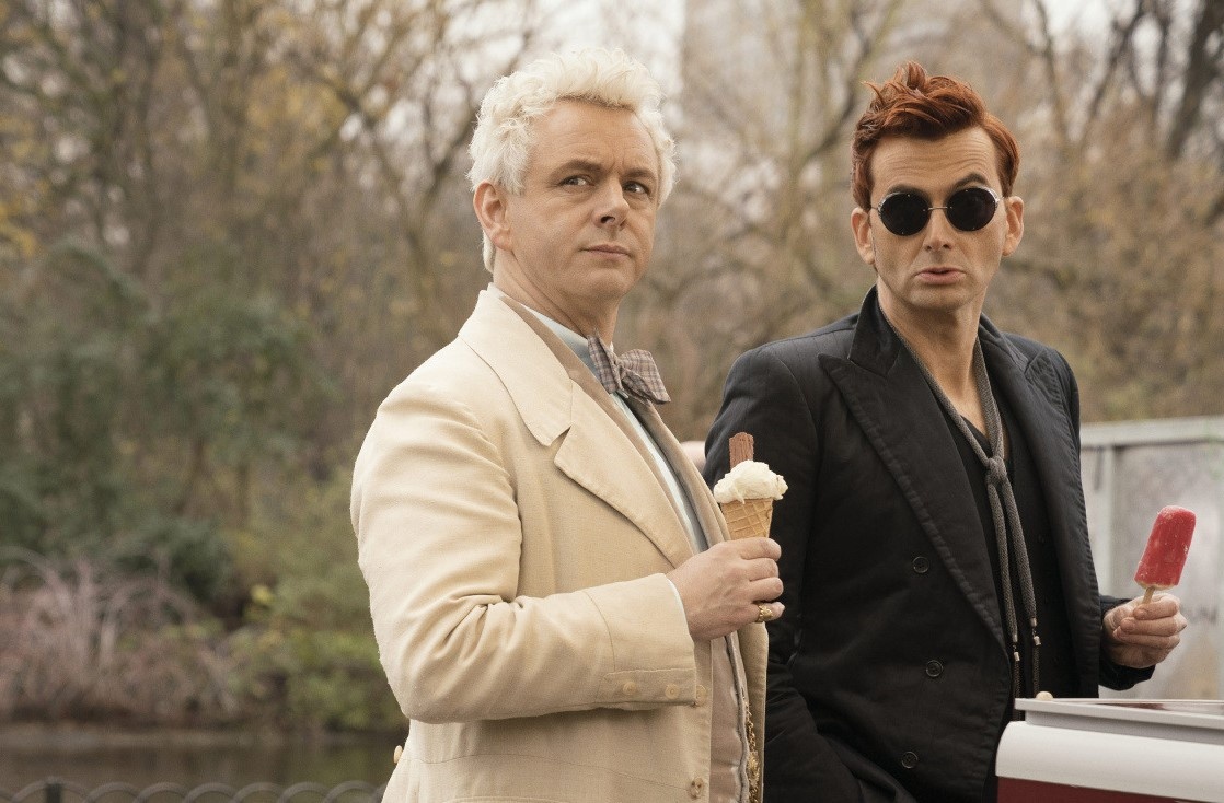 Борьба добра и зла постоянна и это противостояние вечно. И уж кому об этом не знать лучше всех, как ни демону Кроули и его противнику ангелу Азирафелю, уже давно живущими среди обычных людей. Но однажды противникам придется объединиться и сделают они это ради спасения всего мира.