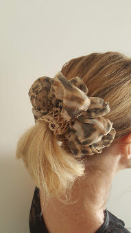 Украшение для волос: макраме, лента.