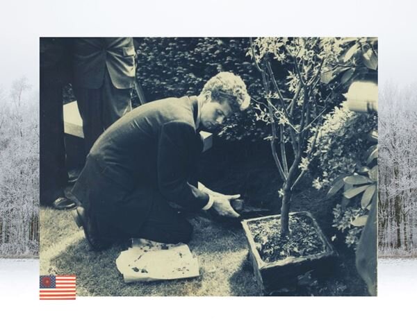 Ван Клиберн на могиле Сергея Рахманинова