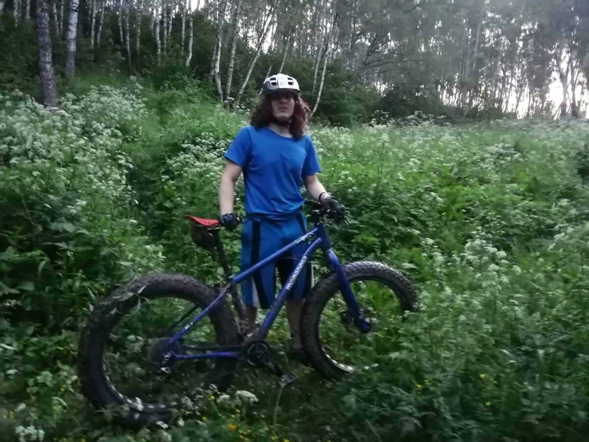   Я и Топтатор -на заросшей трассе.😩  Делал на нем треню formatchallenge 4.3