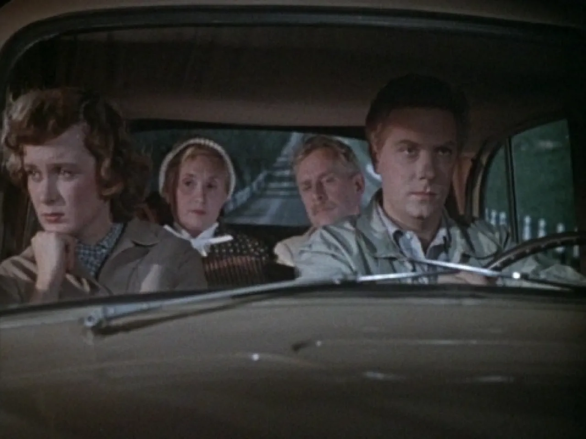 к чёрному морю фильм 1958. к черному морю фильм 1957. к черному морю фильм 1957. изольда извицкая в фильме к чёрному морю. к морю фильм 1957.