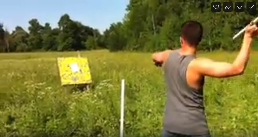 Рад метать и стар и млад!