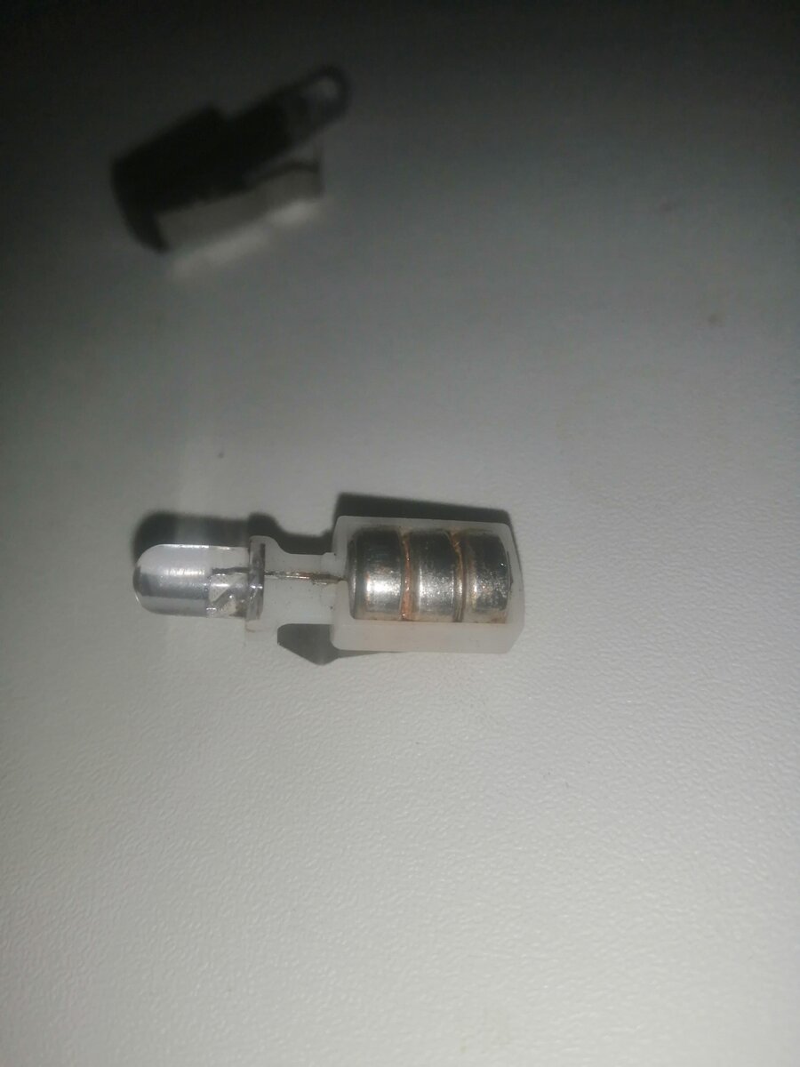 Буду проверять на этом фонарике от зажигалки. 