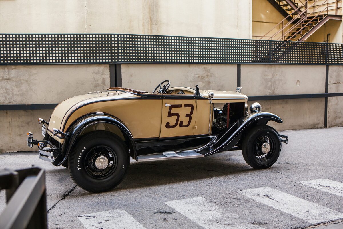 Испанский художник Manu Campa ездит по Мадриду на винтажном Ford Model A  1931 года! | Интересные автомобили | Дзен