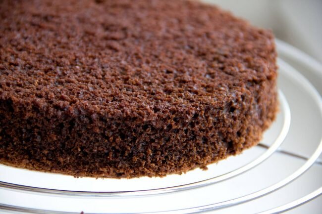 Торт с вишней и сметанным кремом в мультиварке — рецепт с фото пошагово